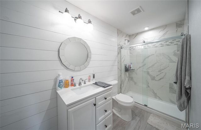 117 Creek View Drive, St Robert, MO 65584