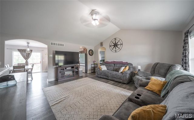 117 Creek View Drive, St Robert, MO 65584