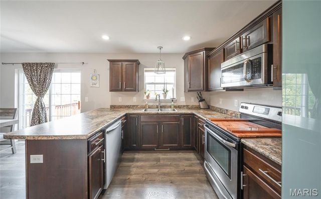 117 Creek View Drive, St Robert, MO 65584