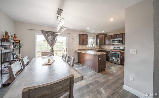 117 Creek View Drive, St Robert, MO 65584