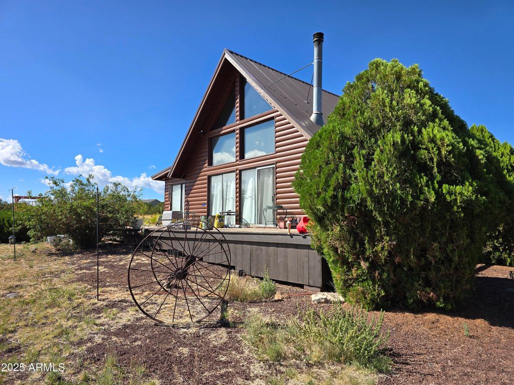 Image 2 of property listing at 1949 NORTON Place, Show Low, AZ 85901
