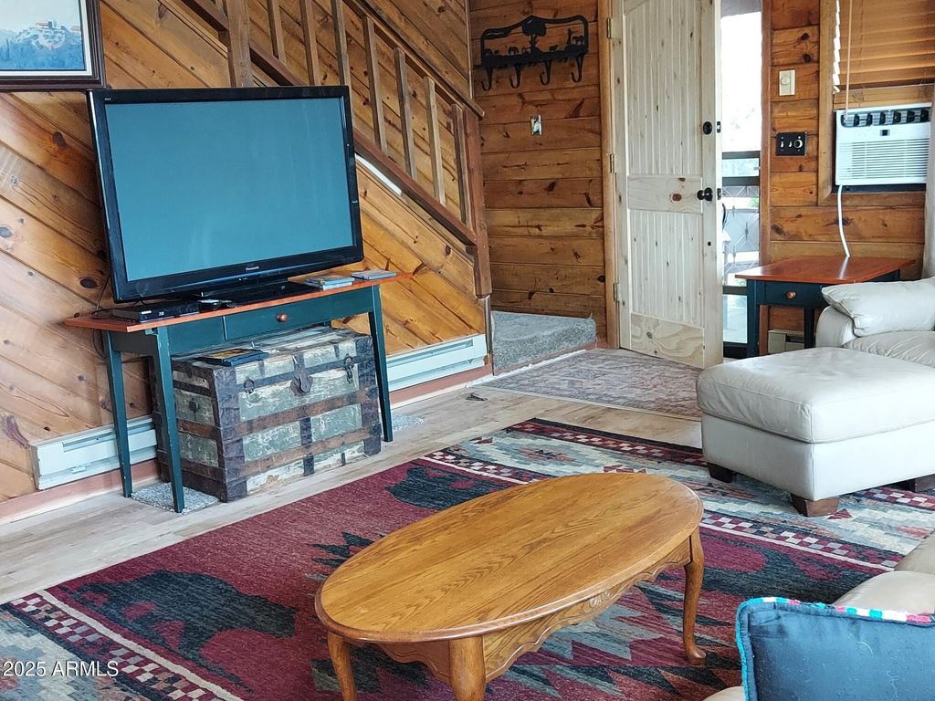 Image 5 of property listing at 1949 NORTON Place, Show Low, AZ 85901