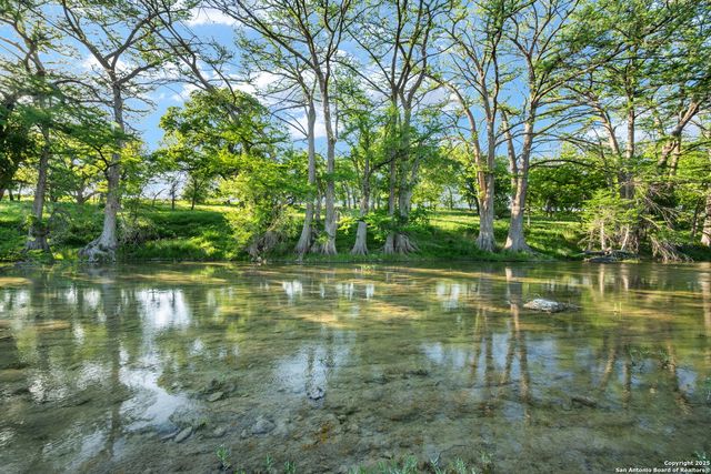 25 Zoeller Lane, Boerne, TX 78006