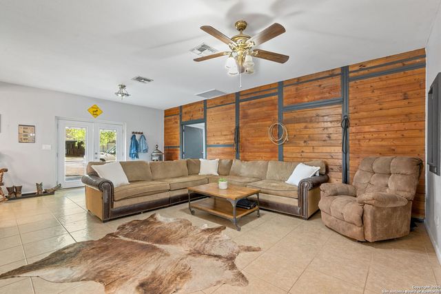 25 Zoeller Lane, Boerne, TX 78006