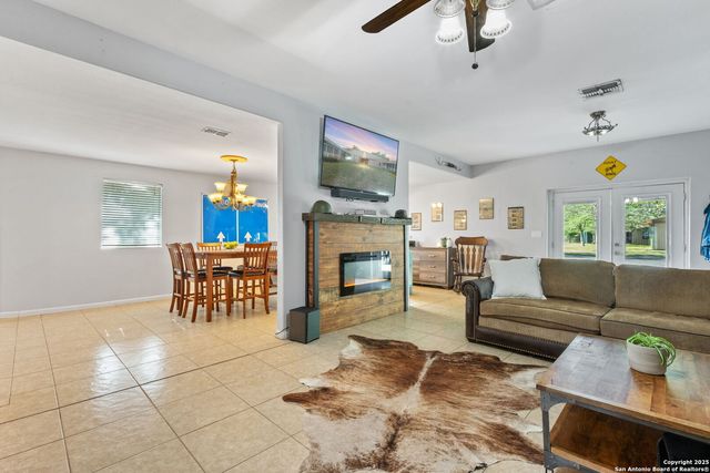 25 Zoeller Lane, Boerne, TX 78006