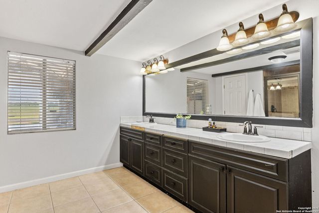 25 Zoeller Lane, Boerne, TX 78006