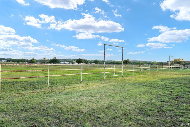 25 Zoeller Lane, Boerne, TX 78006