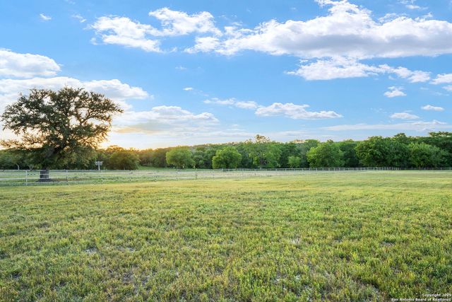 25 Zoeller Lane, Boerne, TX 78006