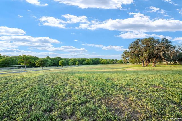25 Zoeller Lane, Boerne, TX 78006