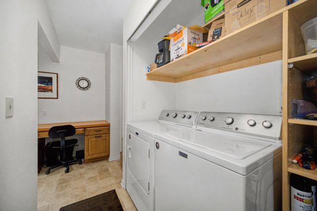 863 Greenhills Drive, Ann Arbor, MI 48105