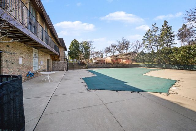 863 Greenhills Drive, Ann Arbor, MI 48105