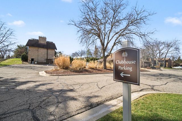 863 Greenhills Drive, Ann Arbor, MI 48105