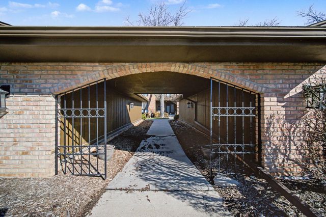 863 Greenhills Drive, Ann Arbor, MI 48105