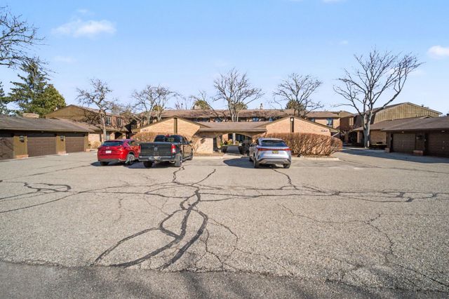 863 Greenhills Drive, Ann Arbor, MI 48105