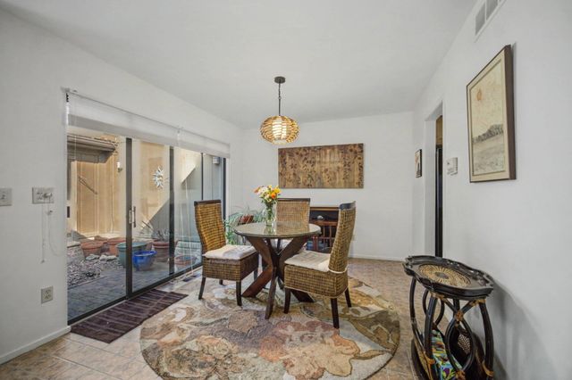 863 Greenhills Drive, Ann Arbor, MI 48105