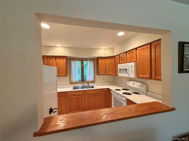 468 Decker Road, Wallkill, NY 12589