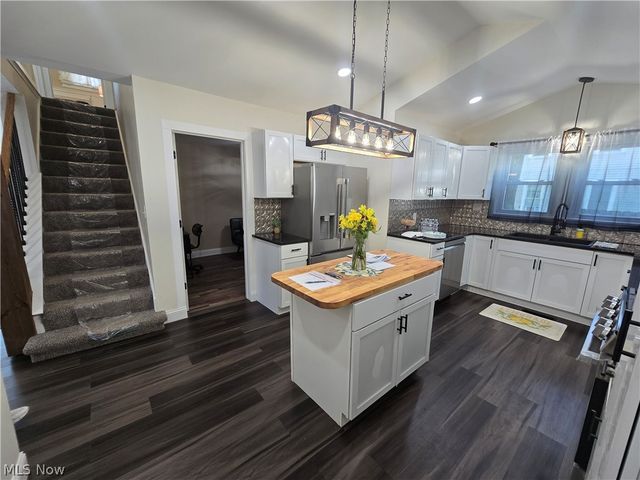 132 E Main Street, South Amherst, OH 44001
