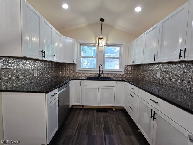 132 E Main Street, South Amherst, OH 44001