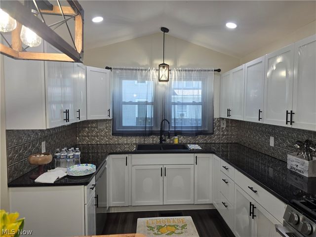 132 E Main Street, South Amherst, OH 44001