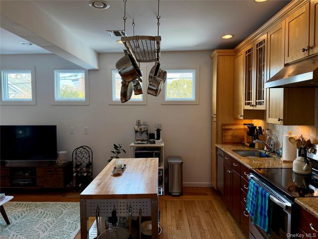 109 14th Avenue, Sea Cliff, NY 11579