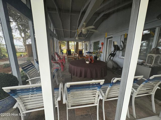 802 Canal Cove Road, Lake Waccamaw, NC 28450