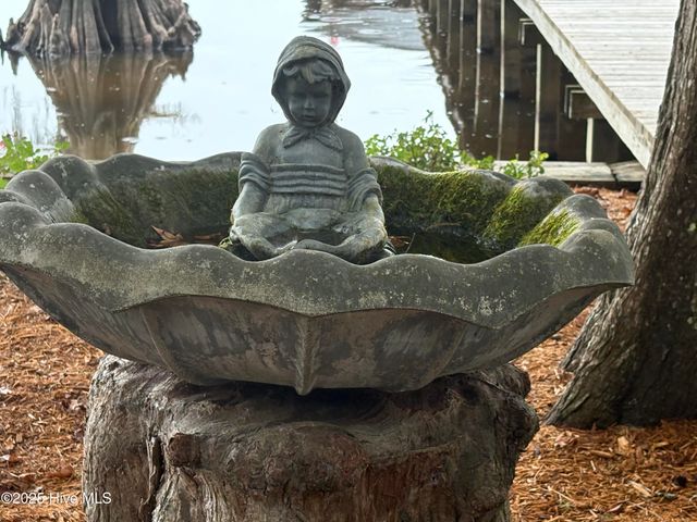 802 Canal Cove Road, Lake Waccamaw, NC 28450