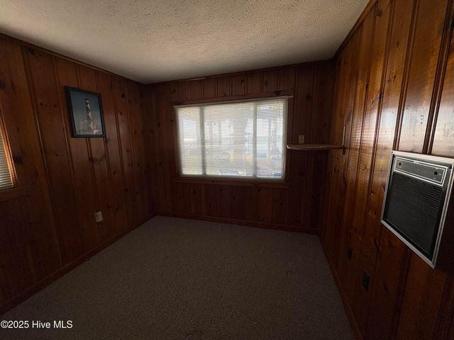 802 Canal Cove Road, Lake Waccamaw, NC 28450