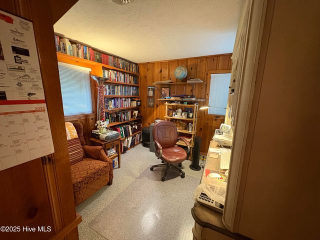 802 Canal Cove Road, Lake Waccamaw, NC 28450