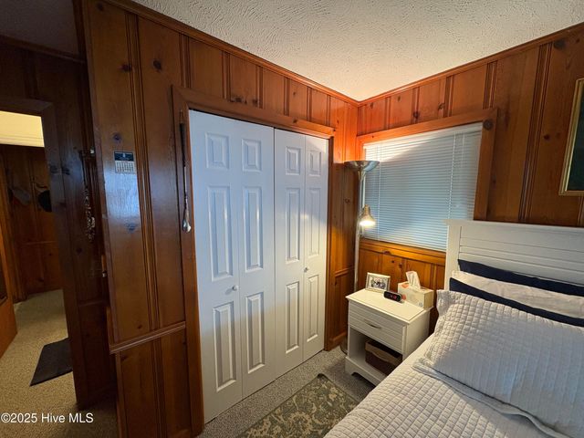 802 Canal Cove Road, Lake Waccamaw, NC 28450