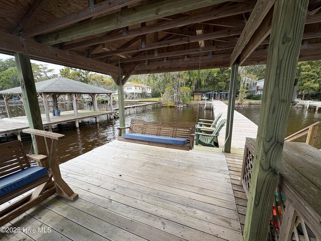802 Canal Cove Road, Lake Waccamaw, NC 28450