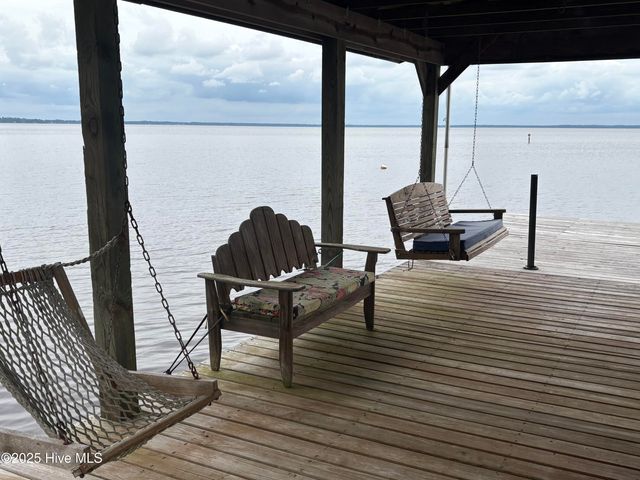 802 Canal Cove Road, Lake Waccamaw, NC 28450