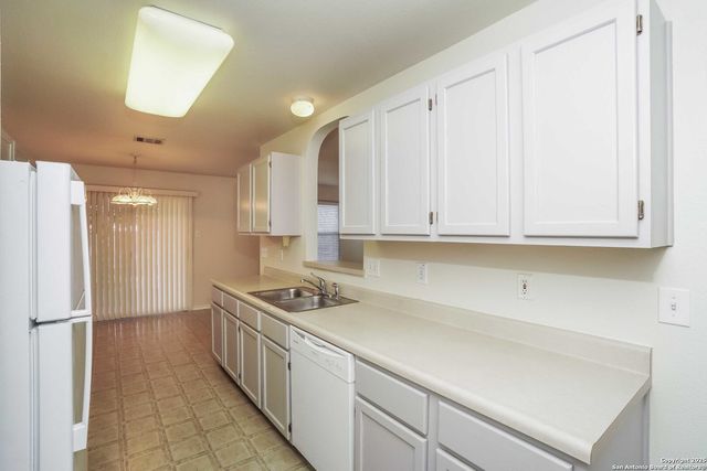 9815 Sandlet, San Antonio, TX 78254
