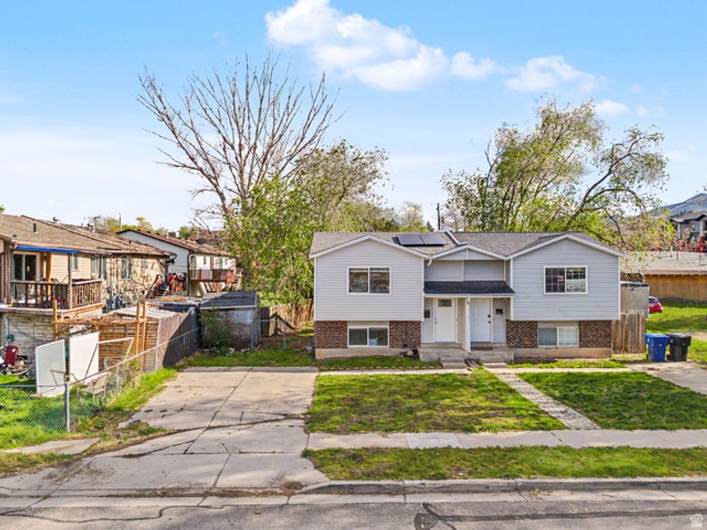 8373 W WESTERN DR, Magna, UT 84044