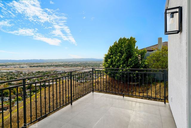 10050 Olivia Terrace, Sun Valley, CA 91352