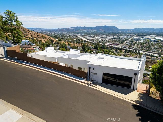 10050 Olivia Terrace, Sun Valley, CA 91352