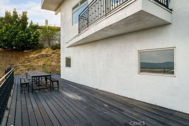 10050 Olivia Terrace, Sun Valley, CA 91352