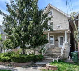 513 E Price Street E, Linden, NJ 07036