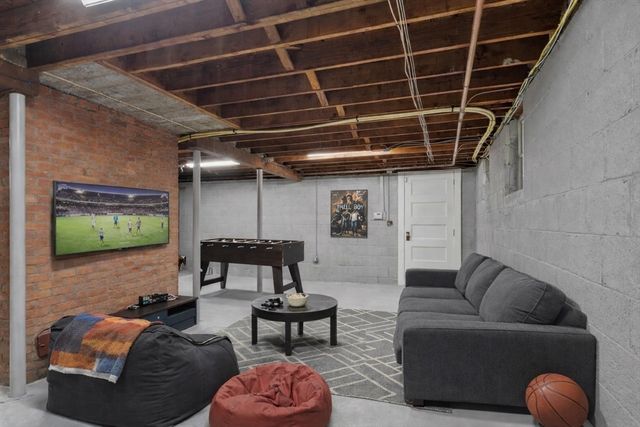 142 Tower Rd, Lincoln, MA 01773