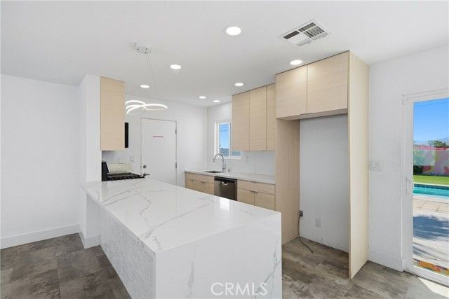 431 W Avenida Cerca, Palm Springs, CA 92262