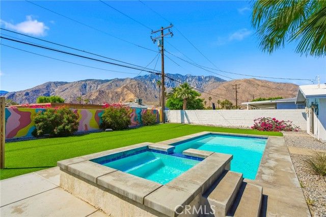 431 W Avenida Cerca, Palm Springs, CA 92262