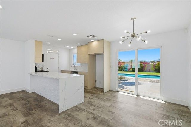 431 W Avenida Cerca, Palm Springs, CA 92262