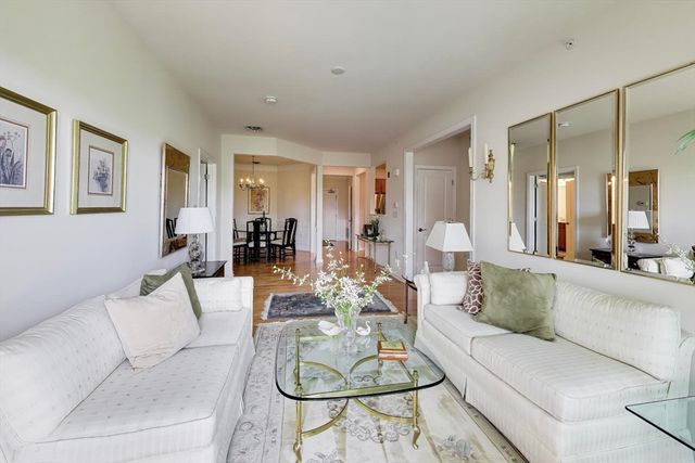 62 Abigail Way 4006, Reading, MA 01867