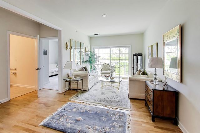 62 Abigail Way 4006, Reading, MA 01867