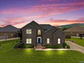 7574 Crestridge Drive, Owens Cross Roads, AL 35763