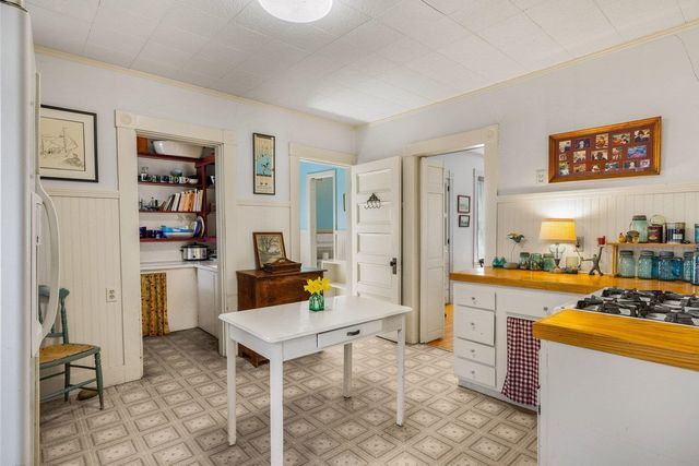 139 Thornton Street, Portsmouth, NH 03801