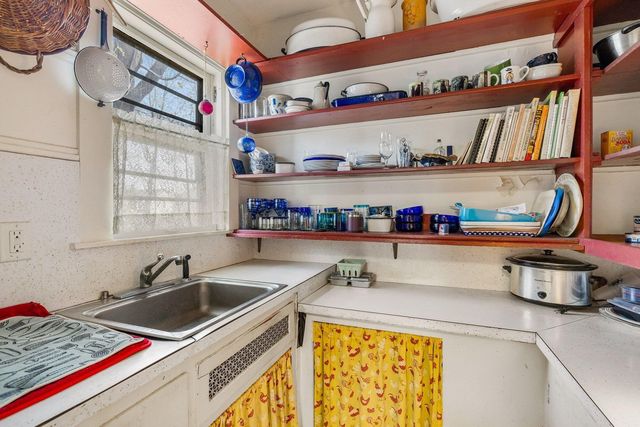 139 Thornton Street, Portsmouth, NH 03801