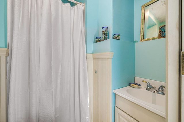 139 Thornton Street, Portsmouth, NH 03801