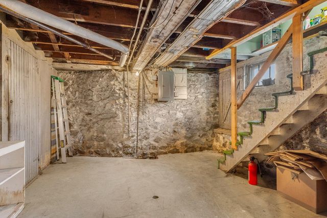 139 Thornton Street, Portsmouth, NH 03801