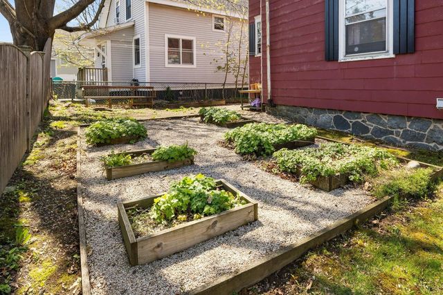 139 Thornton Street, Portsmouth, NH 03801