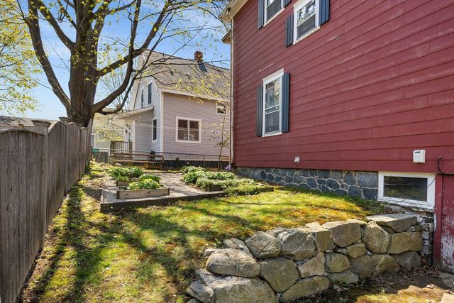 139 Thornton Street, Portsmouth, NH 03801